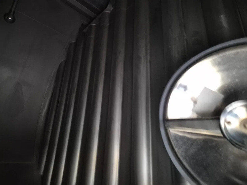 Tanker semi-trailer for transportation of milk Magyar 29000L INSULATED INOX TANK - 1 COMP - HYDRAULIC PUMP: picture 11 Tanker semi-trailer for transportation of milk Magyar 29000L INSULATED INOX TANK - 1 COMP - HYDRAULIC PUMP: picture 11