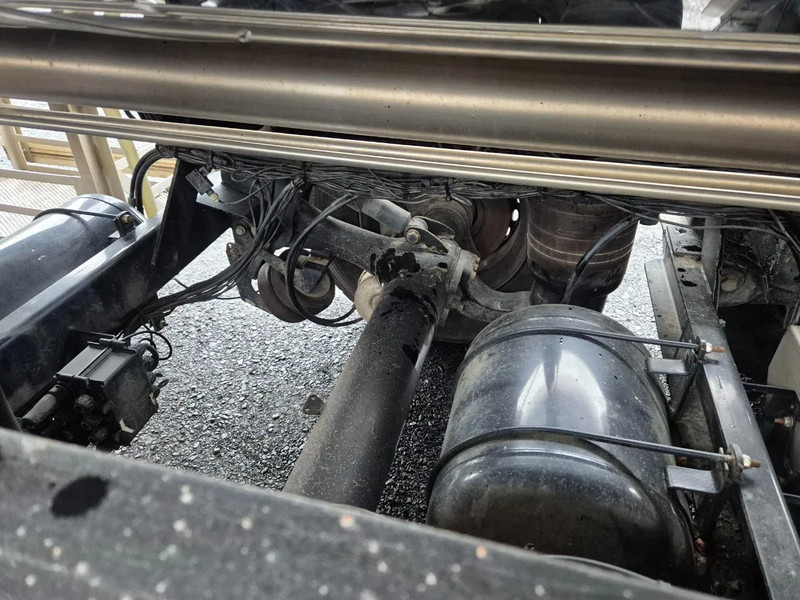 Tanker semi-trailer for transportation of milk Magyar 29000L INSULATED INOX TANK - 1 COMP - HYDRAULIC PUMP: picture 15 Tanker semi-trailer for transportation of milk Magyar 29000L INSULATED INOX TANK - 1 COMP - HYDRAULIC PUMP: picture 15