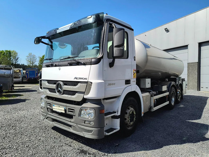 Mercedes-Benz Actros 2544 INSULATED INOX TANK 15000L - Tanker truck: picture 1 Mercedes-Benz Actros 2544 INSULATED INOX TANK 15000L - Tanker truck: picture 1