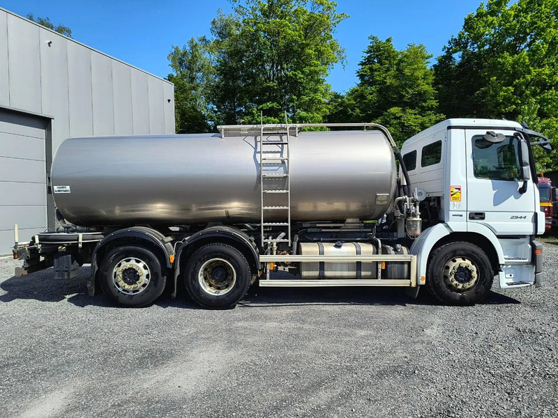 Mercedes-Benz Actros 2544 INSULATED INOX TANK 15000L - Tanker truck: picture 4 Mercedes-Benz Actros 2544 INSULATED INOX TANK 15000L - Tanker truck: picture 4