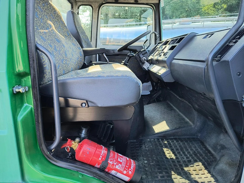 Interior photo 1: Tanker truck for transportation of milk Renault Midliner S135 - ONLY 54 400KM - SMALL TANK 3680L INSULATED INOX