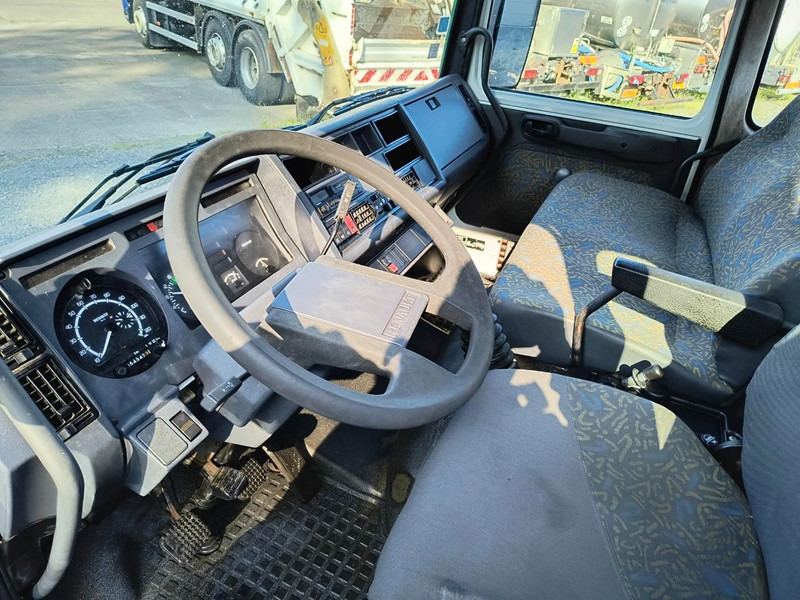 Tanker truck for transportation of milk Renault Midliner S135 - ONLY 54 400KM - SMALL TANK 3680L INSULATED INOX: picture 9