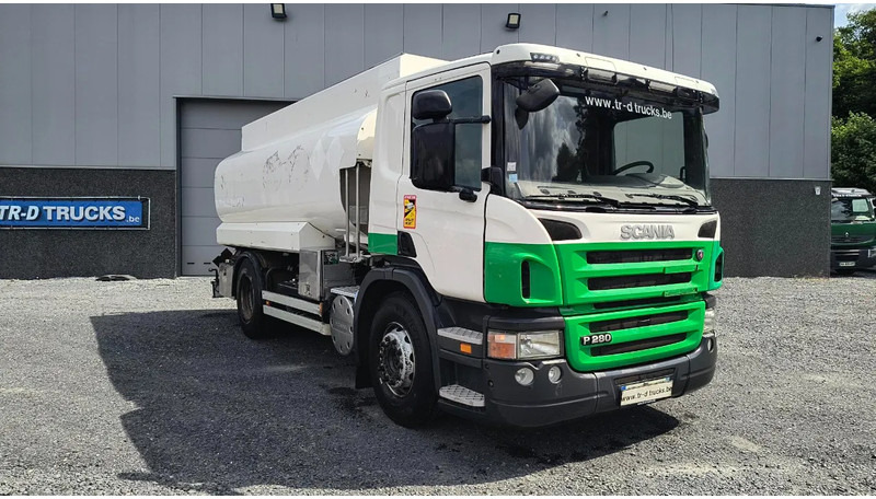 Scania P280 MANUAL GEARBOX- TANK 14000L- RETARDER - Tanker truck: picture 2 Scania P280 MANUAL GEARBOX- TANK 14000L- RETARDER - Tanker truck: picture 2