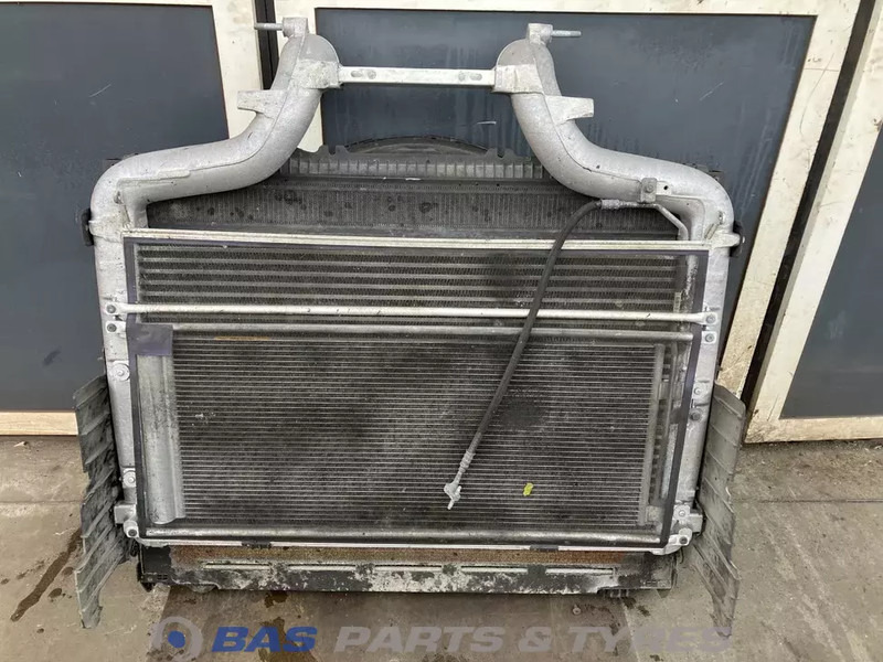 DAF CF Euro 6 - Radiator for Truck: picture 2 DAF CF Euro 6 - Radiator for Truck: picture 2