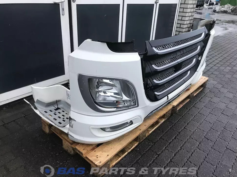 DAF XF106 Bumper DAF 2048272 - Bumper for Truck: picture 3 DAF XF106 Bumper DAF 2048272 - Bumper for Truck: picture 3