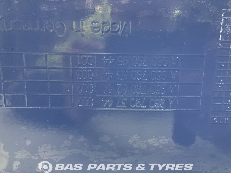 Mercedes-Benz  - Aerodynamics/ Spoiler for Truck: picture 3 Mercedes-Benz  - Aerodynamics/ Spoiler for Truck: picture 3