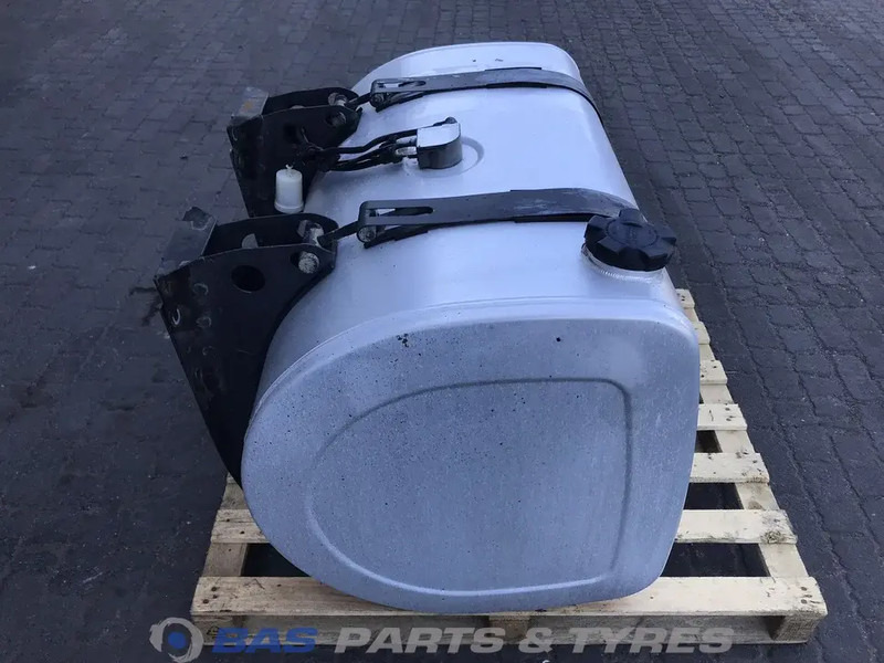 Renault - Fuel tank for Truck: picture 4 Renault - Fuel tank for Truck: picture 4