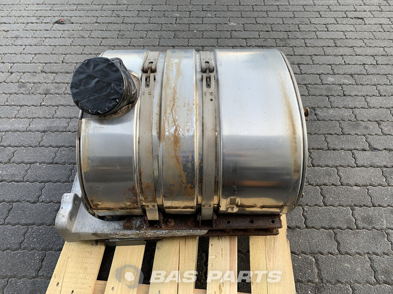 Renault PREMIUM Uitlaatdemper Renault kwaliteit 7420894957 - Muffler for Truck: picture 1 Renault PREMIUM Uitlaatdemper Renault kwaliteit 7420894957 - Muffler for Truck: picture 1