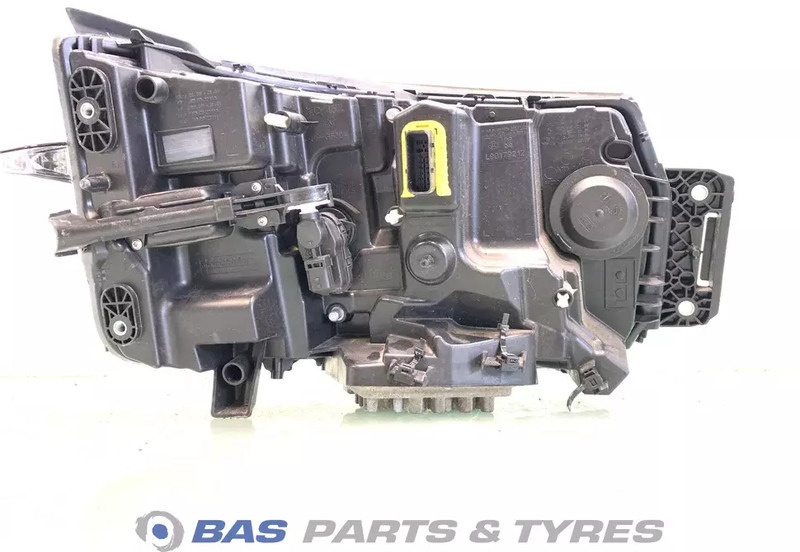 Renault T-Serie Evolution - Headlight for Truck: picture 3 Renault T-Serie Evolution - Headlight for Truck: picture 3