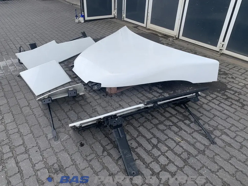 Renault T-Serie - Aerodynamics/ Spoiler for Truck: picture 2 Renault T-Serie - Aerodynamics/ Spoiler for Truck: picture 2