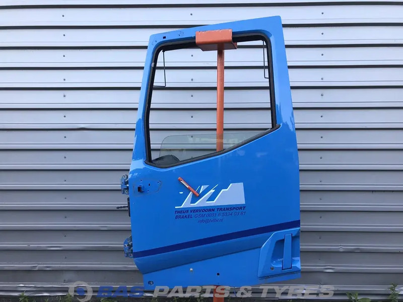 Renault T-Serie - Door and parts for Truck: picture 1 Renault T-Serie - Door and parts for Truck: picture 1