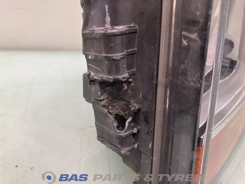 Scania  - Headlight for Truck: picture 4 Scania  - Headlight for Truck: picture 4