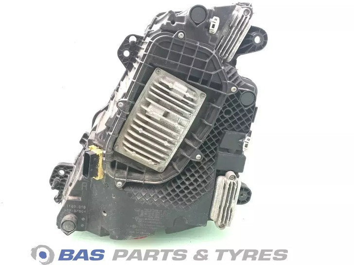 Volvo FH16 (FH5) Koplamp Rechts 22656780 - Headlight for Truck: picture 2 Volvo FH16 (FH5) Koplamp Rechts 22656780 - Headlight for Truck: picture 2