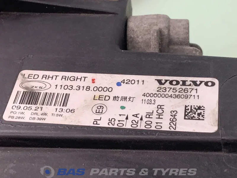 Volvo FH4B Koplamp Rechts 23752671 - Headlight for Truck: picture 3 Volvo FH4B Koplamp Rechts 23752671 - Headlight for Truck: picture 3