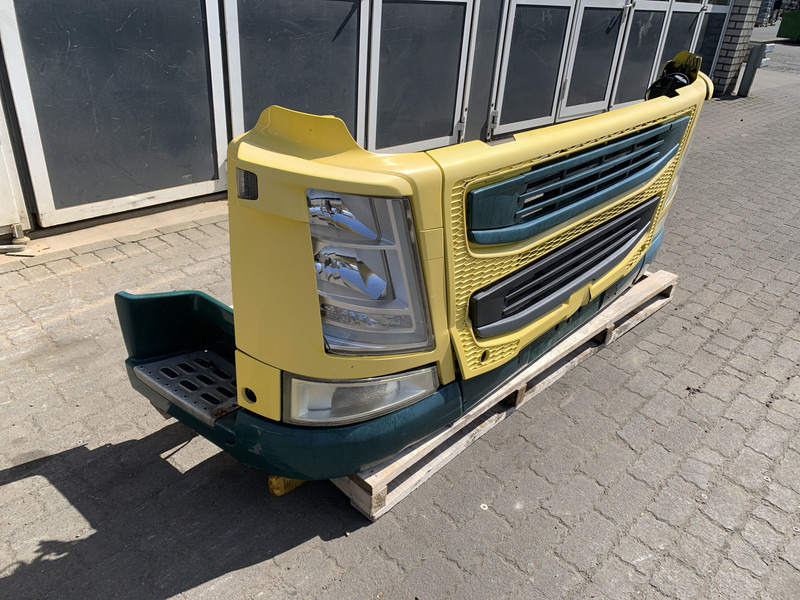 Volvo FM4 Bumper Volvo 78670304 - Bumper for Truck: picture 3 Volvo FM4 Bumper Volvo 78670304 - Bumper for Truck: picture 3