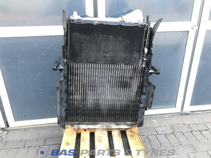 Volvo FM4 - Radiator for Truck: picture 1 Volvo FM4 - Radiator for Truck: picture 1