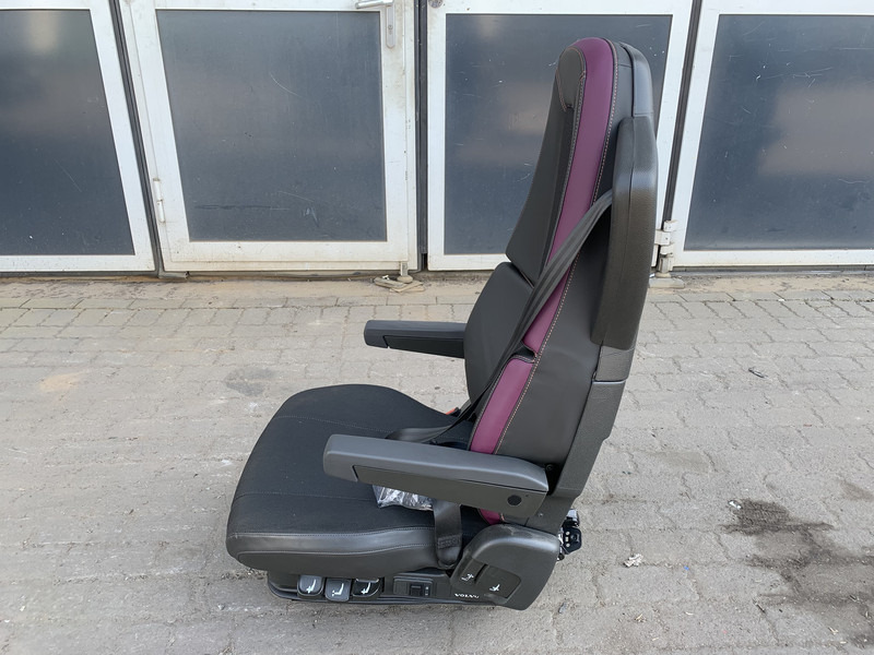 Volvo FM5 Bestuurdersstoel Volvo 23766412 - Seat for Truck: picture 2 Volvo FM5 Bestuurdersstoel Volvo 23766412 - Seat for Truck: picture 2