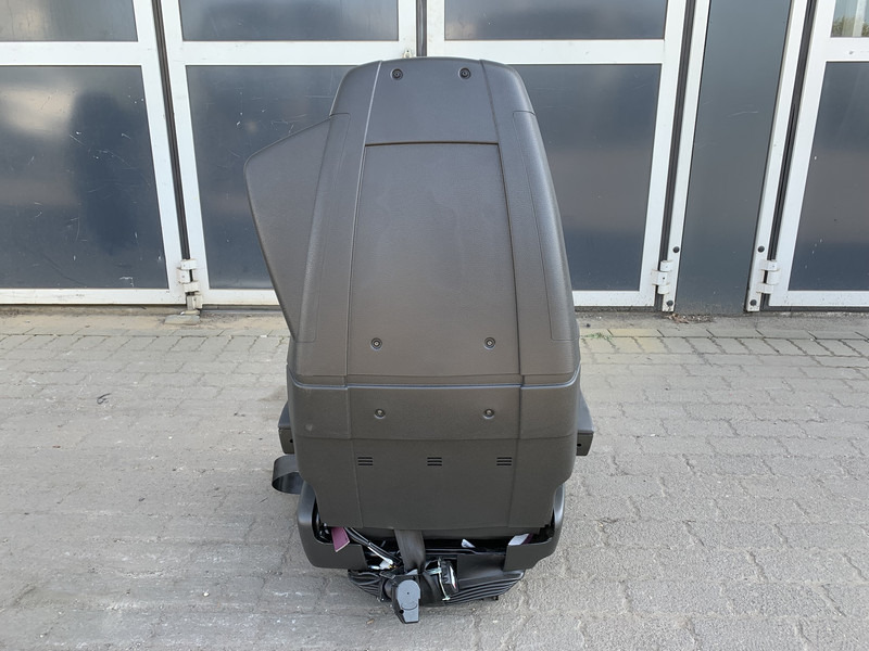 Volvo FM5 Bestuurdersstoel Volvo 23766412 - Seat for Truck: picture 3 Volvo FM5 Bestuurdersstoel Volvo 23766412 - Seat for Truck: picture 3