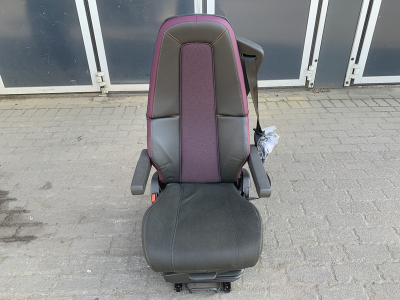 Volvo FM5 Bestuurdersstoel Volvo 23766412 - Seat for Truck: picture 1 Volvo FM5 Bestuurdersstoel Volvo 23766412 - Seat for Truck: picture 1