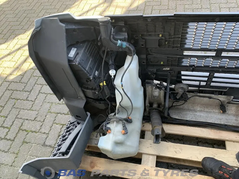 Volvo FM5 Bumper Volvo 84407376 - Bumper for Truck: picture 4 Volvo FM5 Bumper Volvo 84407376 - Bumper for Truck: picture 4