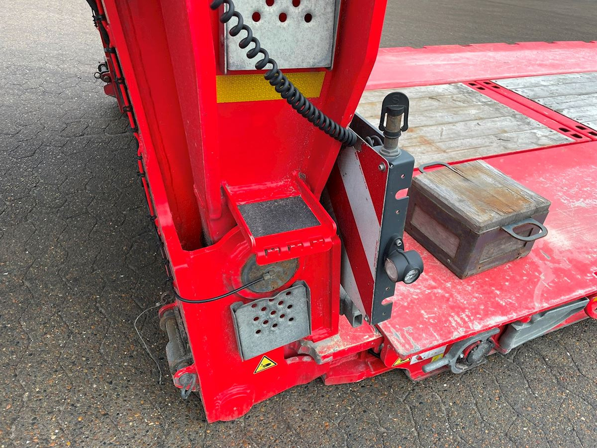 Goldhofer STZ-VL 3 A - Low loader semi-trailer: picture 5 Goldhofer STZ-VL 3 A - Low loader semi-trailer: picture 5