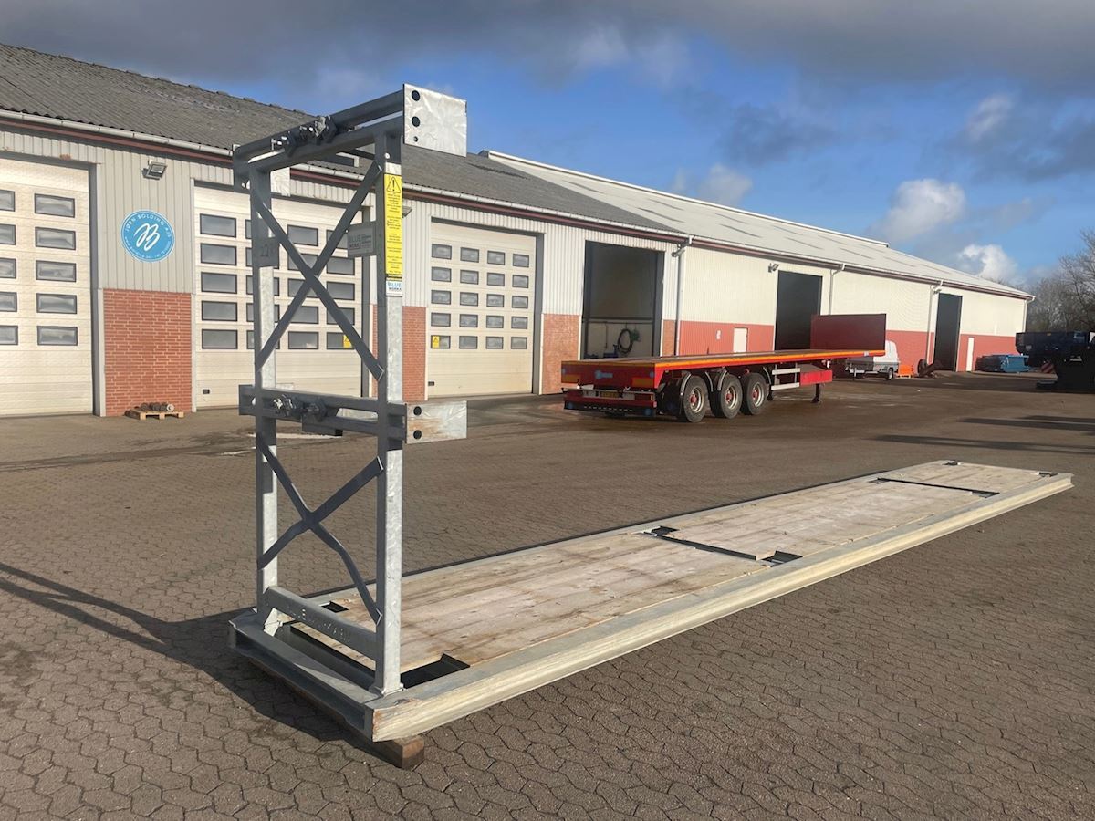 Innenlader pallet - Material handling equipment: picture 1 Innenlader pallet - Material handling equipment: picture 1