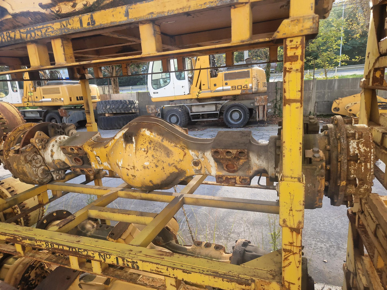 EJE DELANTERO/TRASERO DE VOLVO A25C - Axle and parts for Construction machinery: picture 2 EJE DELANTERO/TRASERO DE VOLVO A25C - Axle and parts for Construction machinery: picture 2