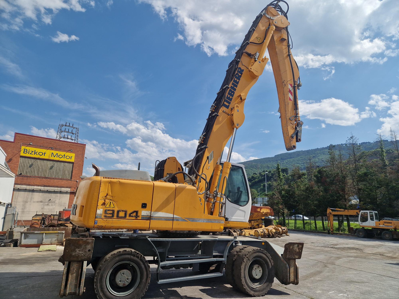 LIEBHERR A904C (2010) - Waste/ Industry handler: picture 3 LIEBHERR A904C (2010) - Waste/ Industry handler: picture 3