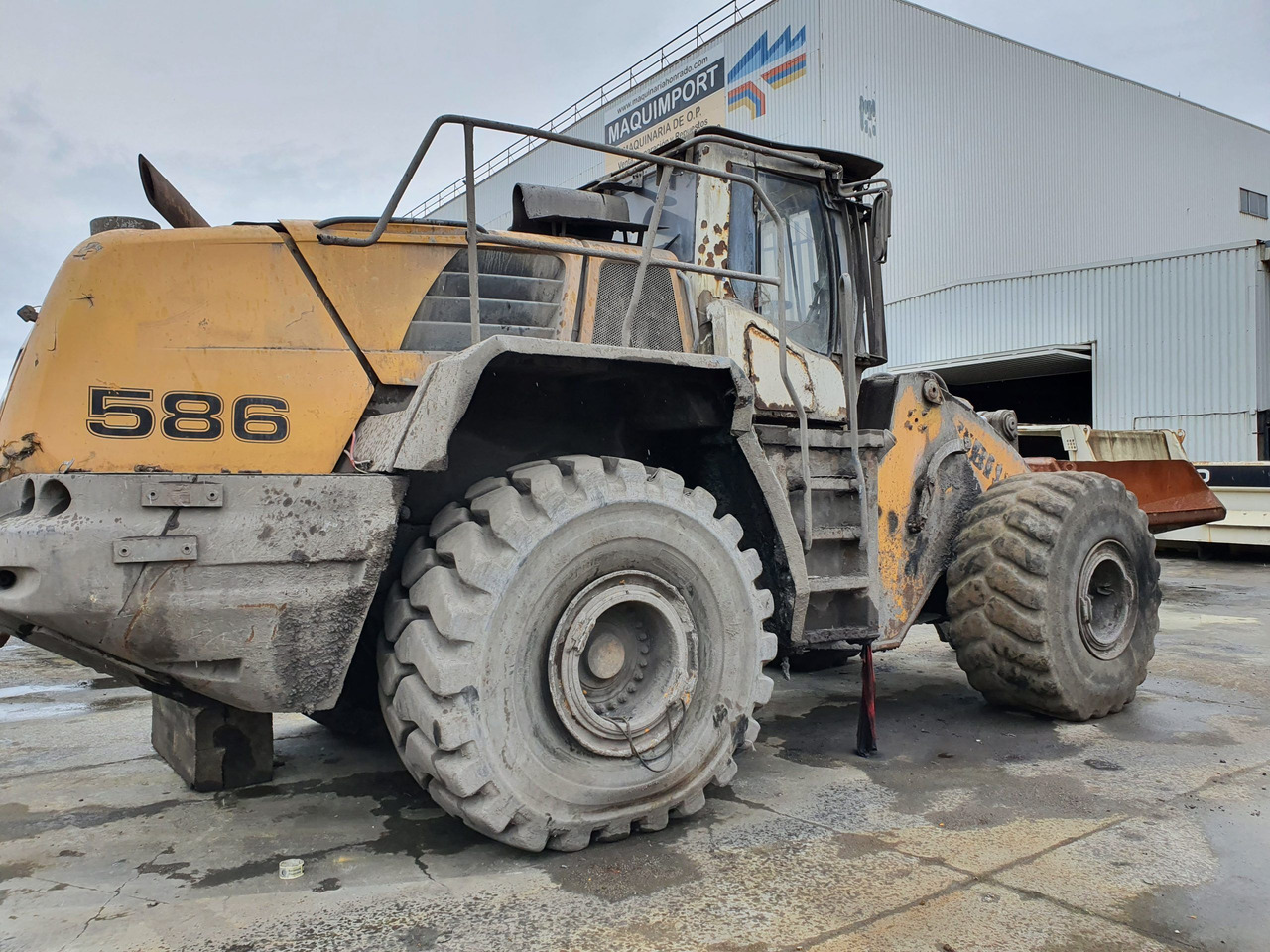 LIEBHERR L586 (2012) N/S: VATZ0461KZB032127 - Wheel loader: picture 3 LIEBHERR L586 (2012) N/S: VATZ0461KZB032127 - Wheel loader: picture 3