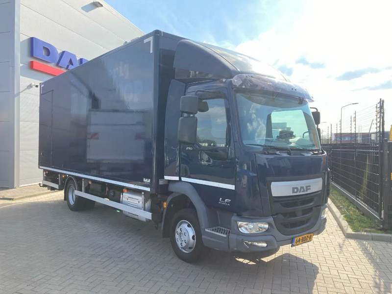 DAF LF 210 Day Cab, Plywood Box, Zijdeur, Laadklep - Box truck: picture 3 DAF LF 210 Day Cab, Plywood Box, Zijdeur, Laadklep - Box truck: picture 3
