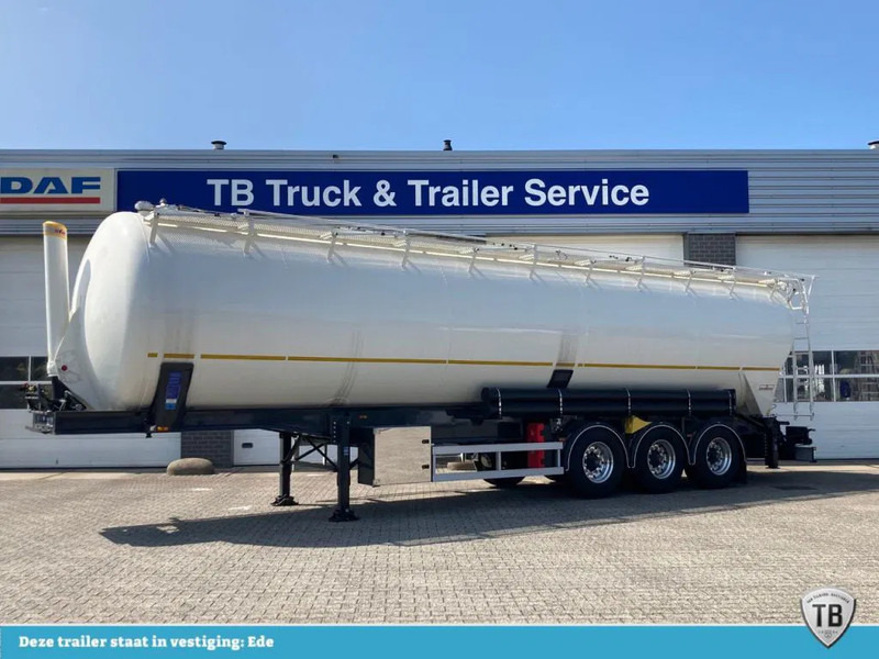 Kässbohrer SSK 50 / 5 - 10 / 24 - 50m3 kiep silo met 1x liftas en Alcoa Dura Bright velgen - Tanker semi-trailer: picture 1 Kässbohrer SSK 50 / 5 - 10 / 24 - 50m3 kiep silo met 1x liftas en Alcoa Dura Bright velgen - Tanker semi-trailer: picture 1