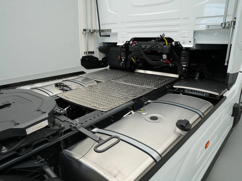 New Tractor unit DAF XG+ 530 FT EXCLUSIVE AUDIO - INTARDER FULL AIR SUSPENSION: picture 10 New Tractor unit DAF XG+ 530 FT EXCLUSIVE AUDIO - INTARDER FULL AIR SUSPENSION: picture 10