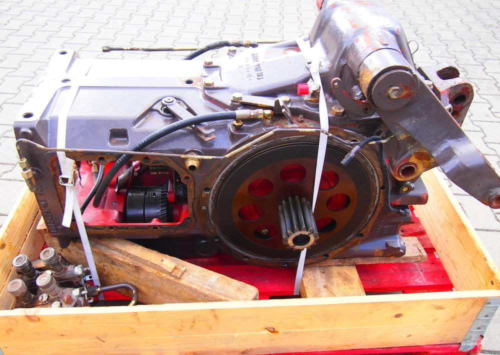 Części do Ciągnika Massey Ferguson MF 3000, 6000 Tylny most z podnośnikiem od MF 3000, 6000 - Rear axle for Agricultural machinery: picture 2 Części do Ciągnika Massey Ferguson MF 3000, 6000 Tylny most z podnośnikiem od MF 3000, 6000 - Rear axle for Agricultural machinery: picture 2