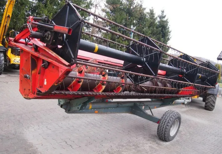 Heder Massey Ferguson Szerokość 5m pasuje do 32, 34, 36, 38, 42, 7254, 7272, 7278 - Combine header: picture 1 Heder Massey Ferguson Szerokość 5m pasuje do 32, 34, 36, 38, 42, 7254, 7272, 7278 - Combine header: picture 1