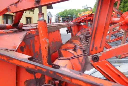 Heder do kombajnu Deutz-Fahr 1600,1610,1620,1630, 2680,2780, 2385,2685,2780, - Combine header: picture 5 Heder do kombajnu Deutz-Fahr 1600,1610,1620,1630, 2680,2780, 2385,2685,2780, - Combine header: picture 5