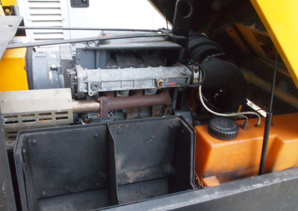 Kompresor Ingersoll Rand IR P130WD 2000 Kompresor Ingersoll Rand P130WD 30 kW - Air compressor: picture 4 Kompresor Ingersoll Rand IR P130WD 2000 Kompresor Ingersoll Rand P130WD 30 kW - Air compressor: picture 4
