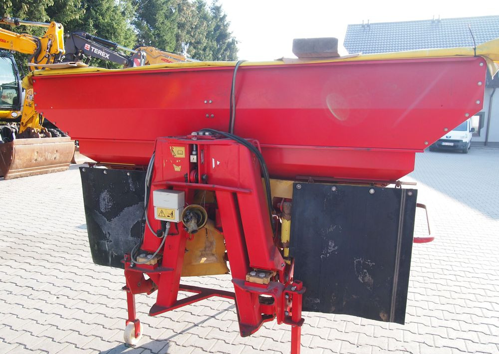 Rozsiewacz nawozów Lely 2 tony z wagą i komputerem wysiewającym - Fertilizer spreader: picture 2 Rozsiewacz nawozów Lely 2 tony z wagą i komputerem wysiewającym - Fertilizer spreader: picture 2