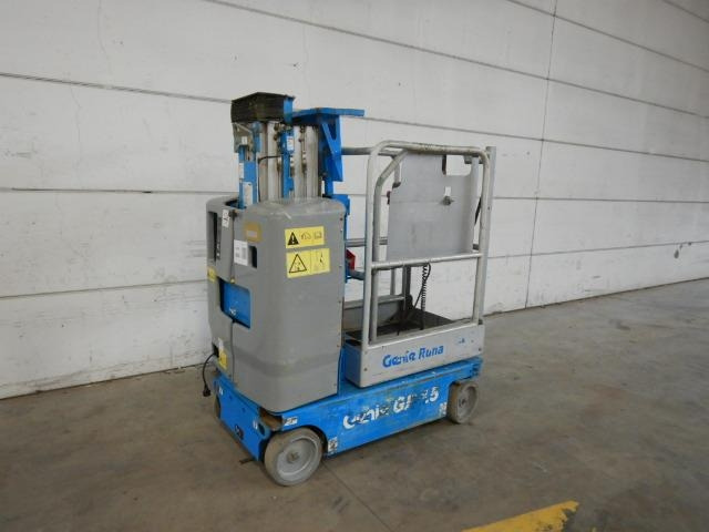 Genie GR15 - Vertical mast lift: picture 4 Genie GR15 - Vertical mast lift: picture 4
