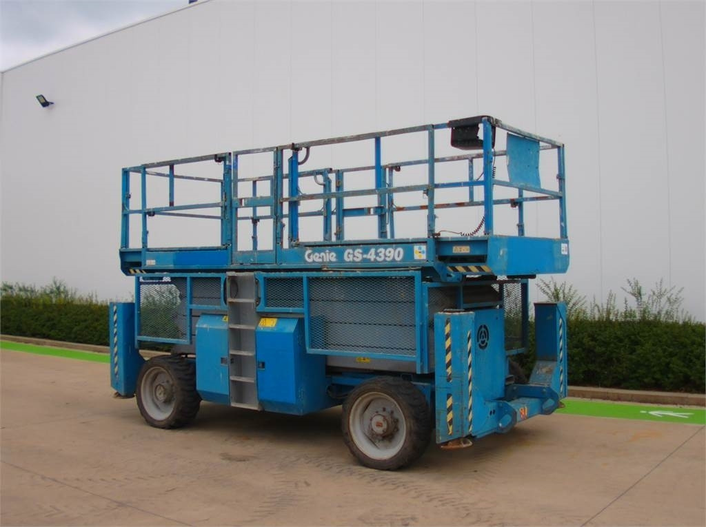 Genie GS4390RT - Scissor lift: picture 3 Genie GS4390RT - Scissor lift: picture 3