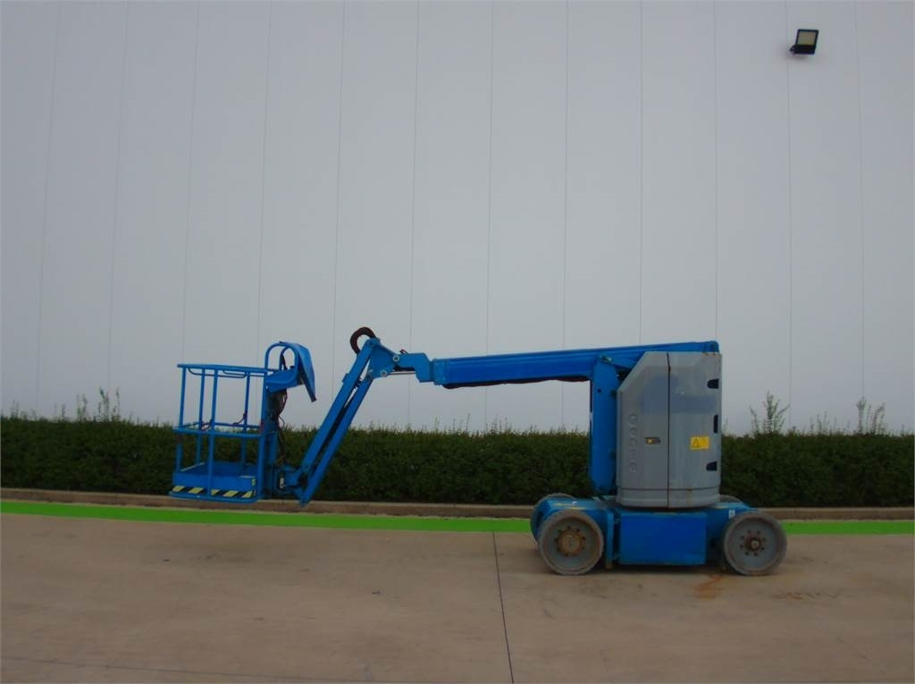 Genie Z30-20N - Articulated boom: picture 1 Genie Z30-20N - Articulated boom: picture 1