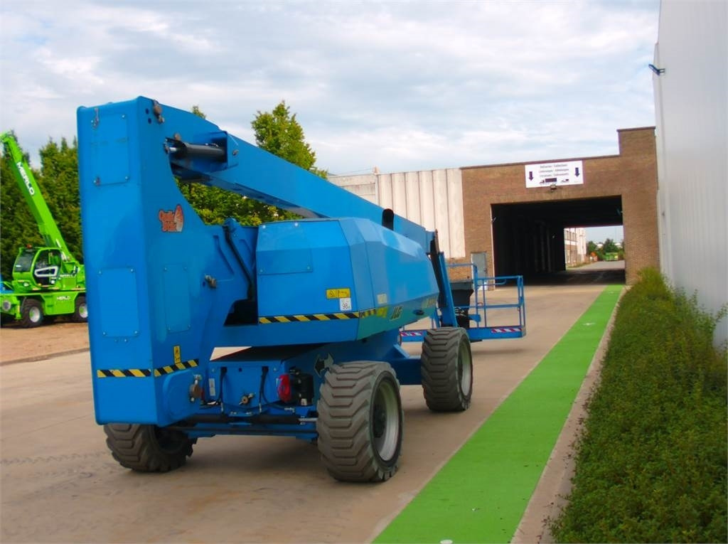 JLG H800AJ - Articulated boom: picture 4 JLG H800AJ - Articulated boom: picture 4