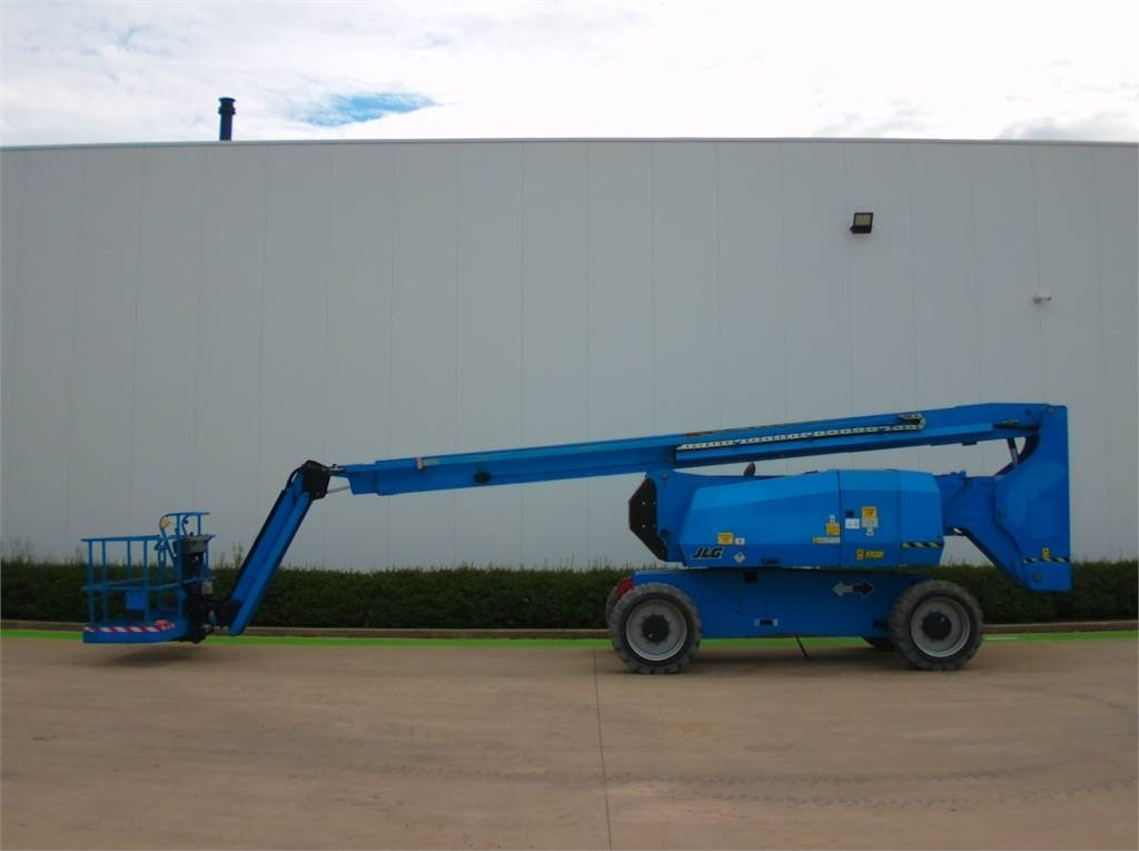 JLG H800AJ - Articulated boom: picture 1 JLG H800AJ - Articulated boom: picture 1
