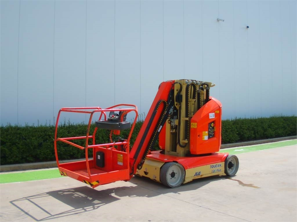 JLG Toucan 12E+ - Vertical mast lift: picture 2 JLG Toucan 12E+ - Vertical mast lift: picture 2