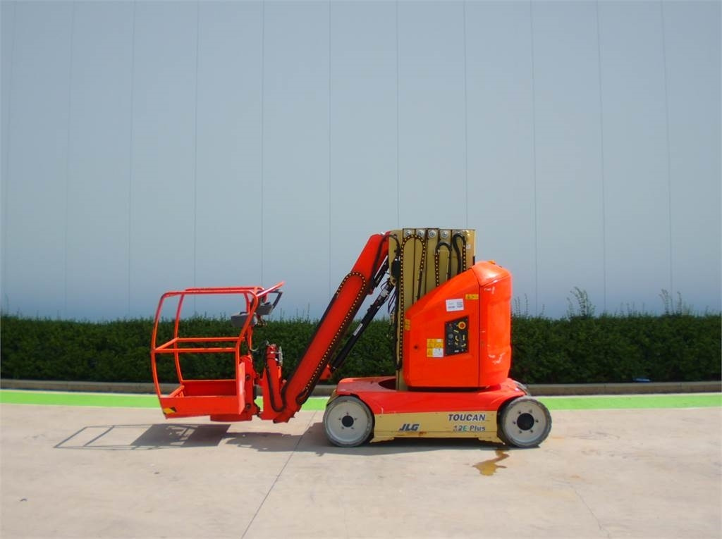 JLG Toucan 12E+ - Vertical mast lift: picture 1 JLG Toucan 12E+ - Vertical mast lift: picture 1