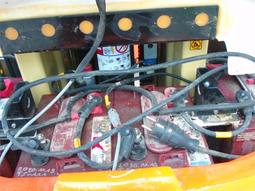 JLG Toucan 12E+ - Vertical mast lift: picture 5 JLG Toucan 12E+ - Vertical mast lift: picture 5