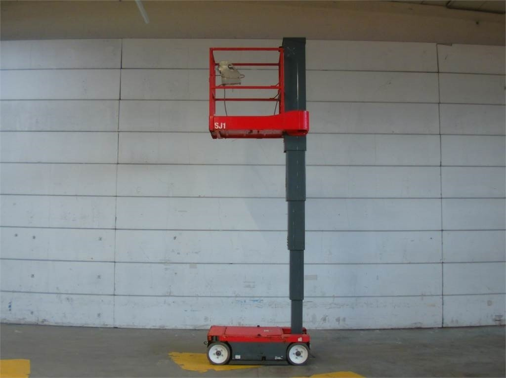 SkyJack SJ16 - Vertical mast lift: picture 5 SkyJack SJ16 - Vertical mast lift: picture 5