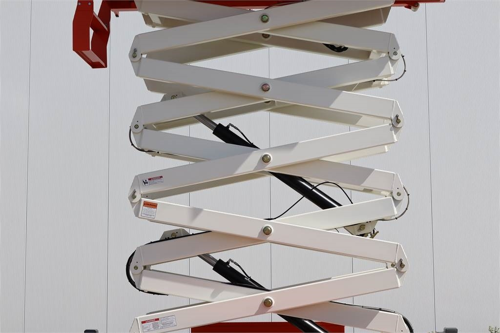 Scissor lift Snorkel S3970RTE: picture 7