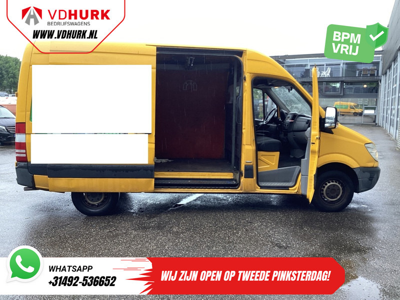 Mercedes-Benz Sprinter 316 2.2 CDI Aut. L2H2 EXPORT ONLY 3.5T Trekgewicht / Airco/ Cruise/ Trekhaak - Panel van: picture 5 Mercedes-Benz Sprinter 316 2.2 CDI Aut. L2H2 EXPORT ONLY 3.5T Trekgewicht / Airco/ Cruise/ Trekhaak - Panel van: picture 5