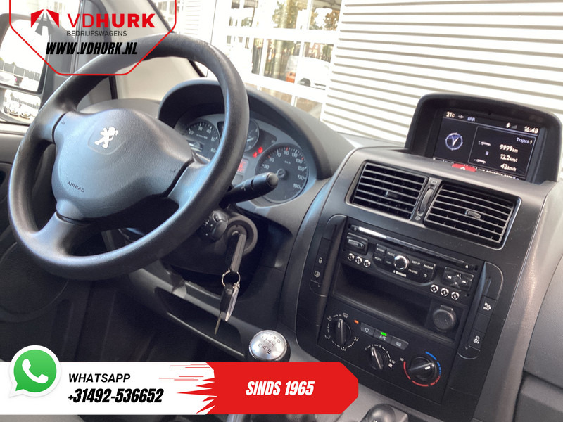Peugeot Expert 2.0 HDI 130 pk L2 Dubbel Cabine DC EXPORT Airco/ Cruise/ Navi/ PDC/ Trekhaak - Small van, Combi van: picture 3 Peugeot Expert 2.0 HDI 130 pk L2 Dubbel Cabine DC EXPORT Airco/ Cruise/ Navi/ PDC/ Trekhaak - Small van, Combi van: picture 3