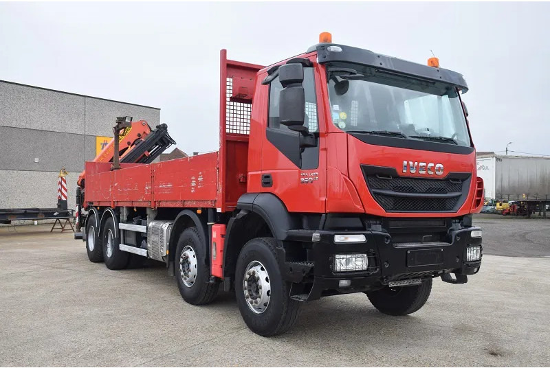 Iveco Trakker 360 - Crane truck: picture 2 Iveco Trakker 360 - Crane truck: picture 2